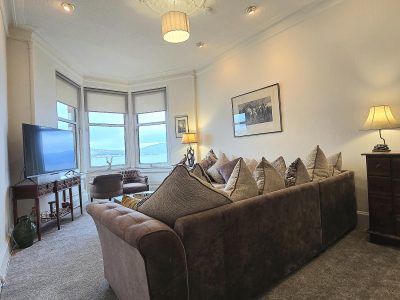 COR Living room from door